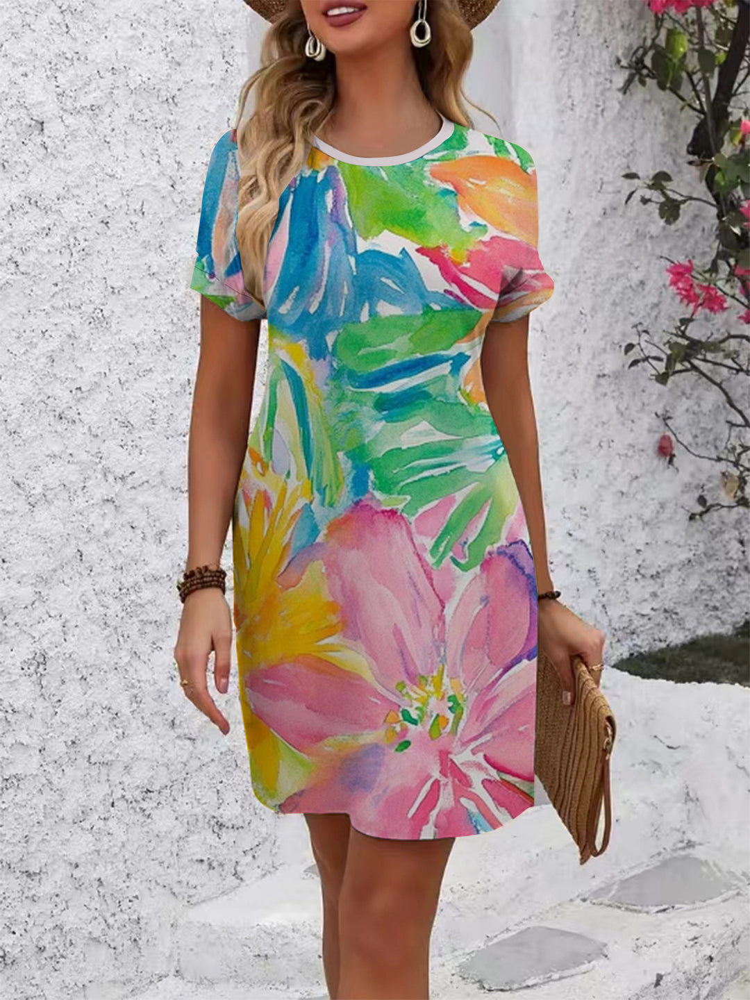 Dame komfortabel fritidskjole med livligt blomsterprint og løs pasform Skovae