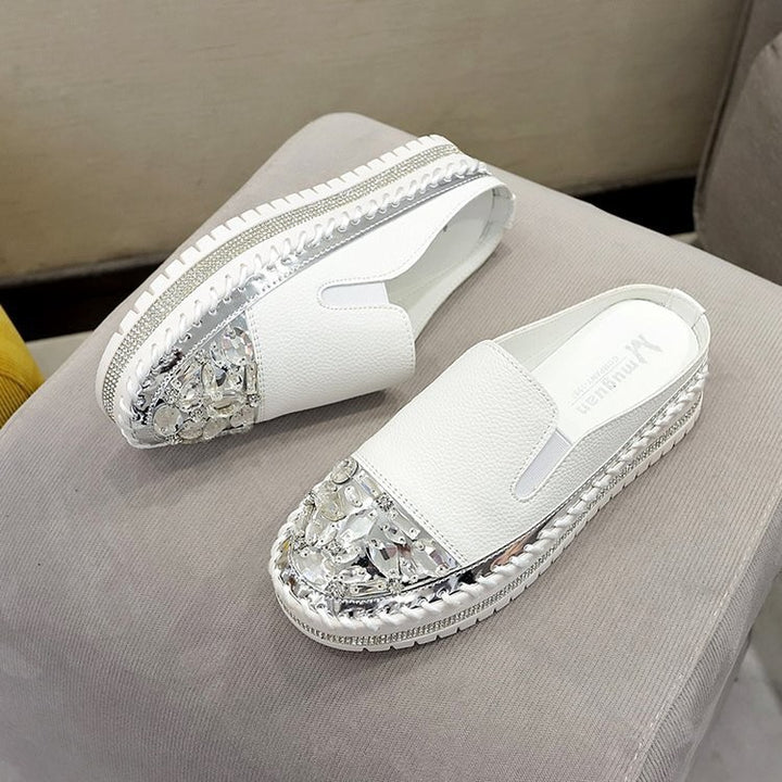 Dame Slip-On Mules med glitrende pyntesten og behagelig sål Stilla