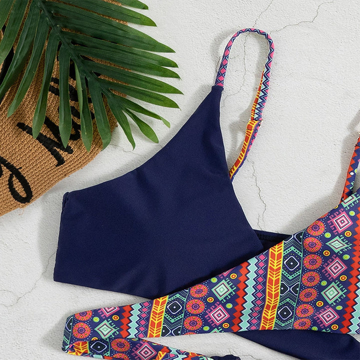 Dame Triangel-Bikini med raffinerede geometriske trykdetaljer Skovae