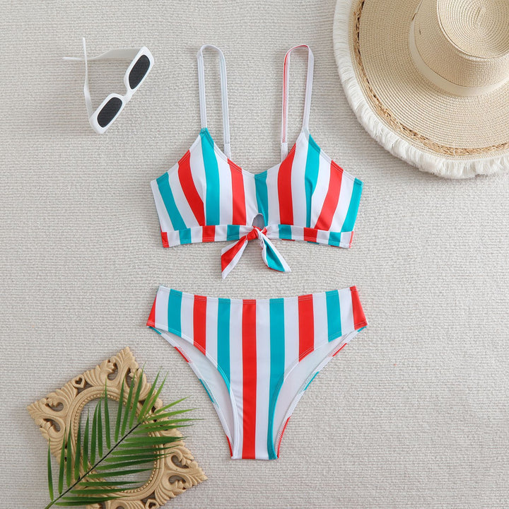 Dame bandeau-bikini med justerbare stropper og knude-detalje Skovae