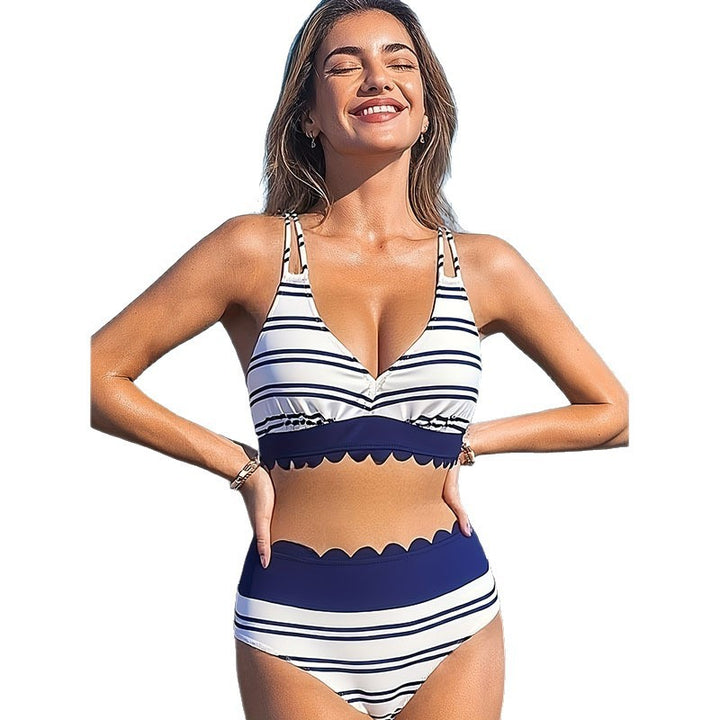Dame bikini sæt med moderne design og raffinerede cut-out-detaljer Skovae