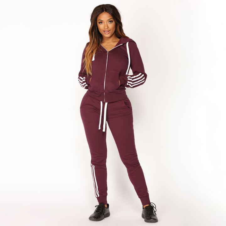 Kvinders sporty hætte-tracksuit med elastisk talje og moderne stribe-design Skovae