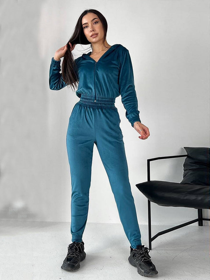 Kvindernes Velour Joggingdragt med Fashionabelt Cropped Design og Praktisk Lynlås Skovae