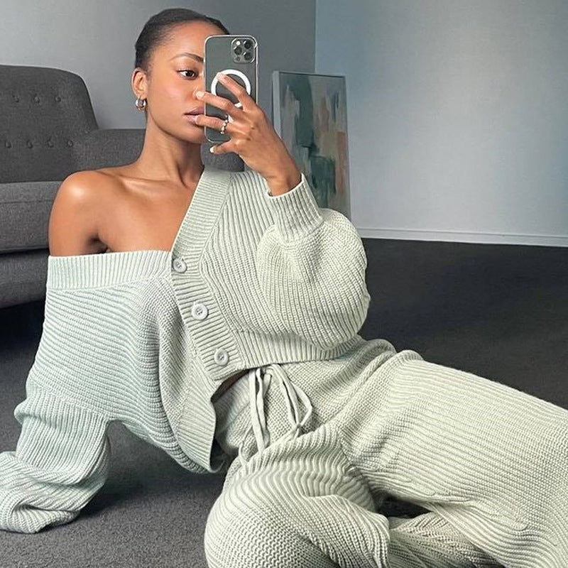 Kvinders strikket lounge sæt med cropped top og brede bukser Skovae