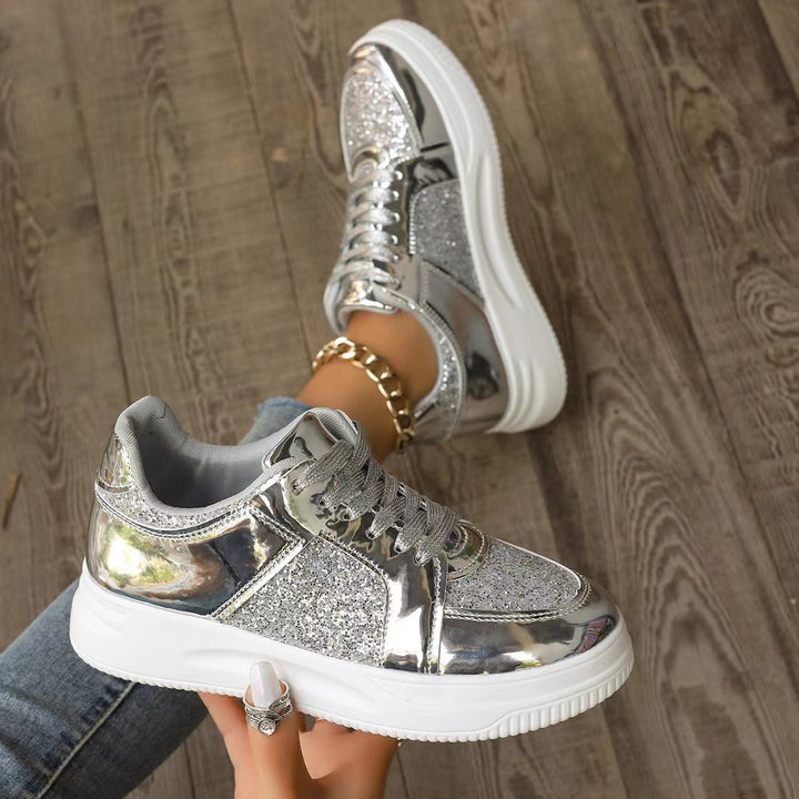 Dame sneakers med skinnende accenter og trendy glimmer Stilla