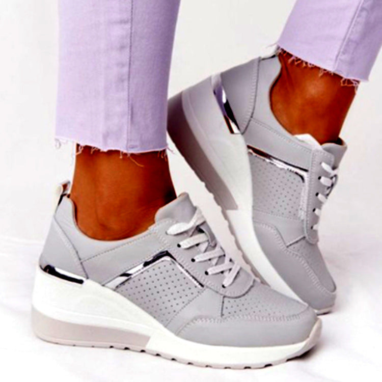 Dame Sporty High-Top Sneakers med åndbar netstruktur og modige accenter Stilla