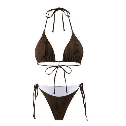 Dame bikini-sæt med moderigtigt ribdesign og elegante detaljesmykker Stilla