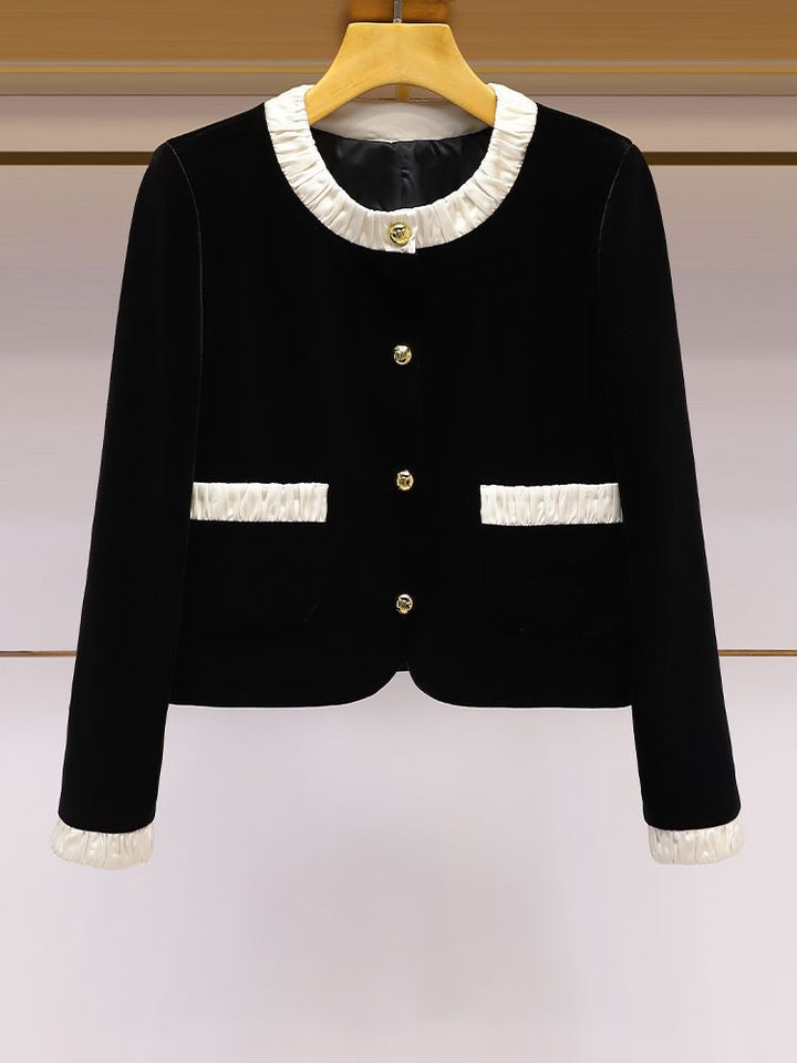 Dame kort jakke med elegant ruffle Stilla