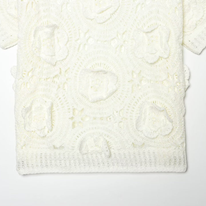 Dame spids T-shirt med luksuriøs blomsterbroderi og dekorative perler Skovae