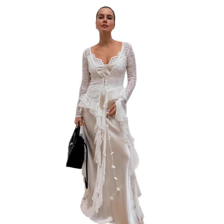 Dame spidse bluse med svajende flæser og elegant knapliste Stilla