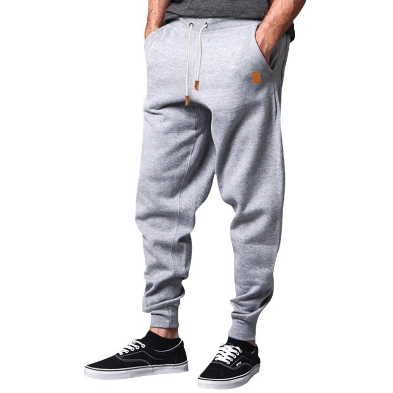 Herren nan konisk skåret fritidshose lavet af sweatstof med elastisk talje snøre og ribkant Skovae