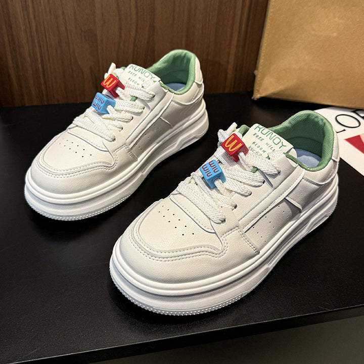 Dame Sneakers i urbane stil med farverig snørresystem og dæmpende sål Stilla
