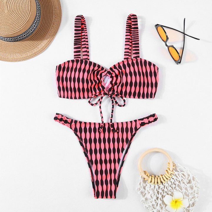 Dame triangel-bikini med moderigtigt indpakningsdesign og justerbare stropper Skovae