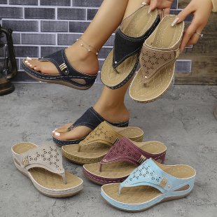 Dame Slip-On Sandaler med fashionable gennembrydninger og komfortabel sål Stilla