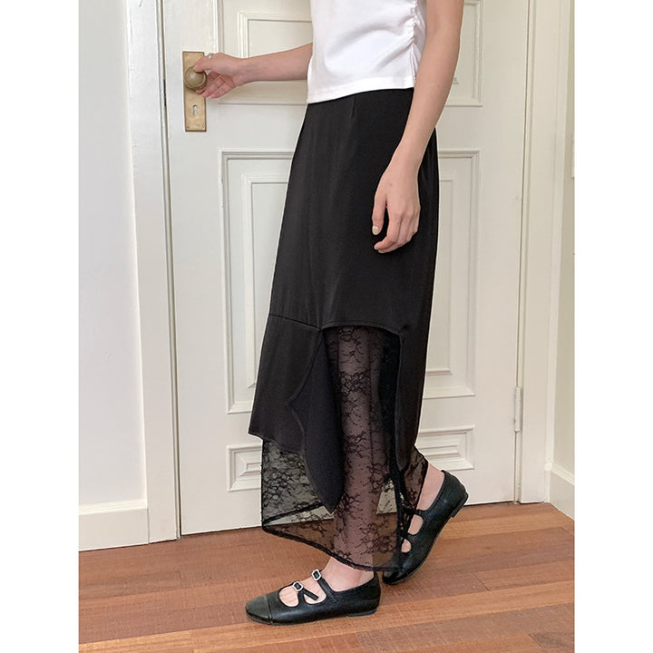 Dame Midi-nederdel i satiniseret lace med asymmetrisk kant og betagende flæsedetaljer Stilla