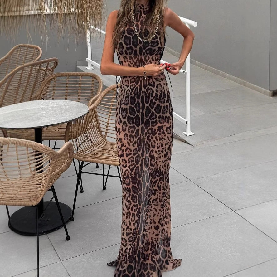 Dame maxikjole med transparent leopardmønster og justerbart snit Stilla
