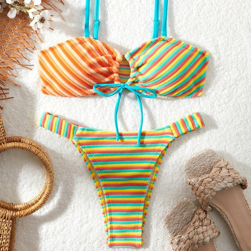Dame bikinisæt med farverigt stribemønster og fashionable bånd Stilla