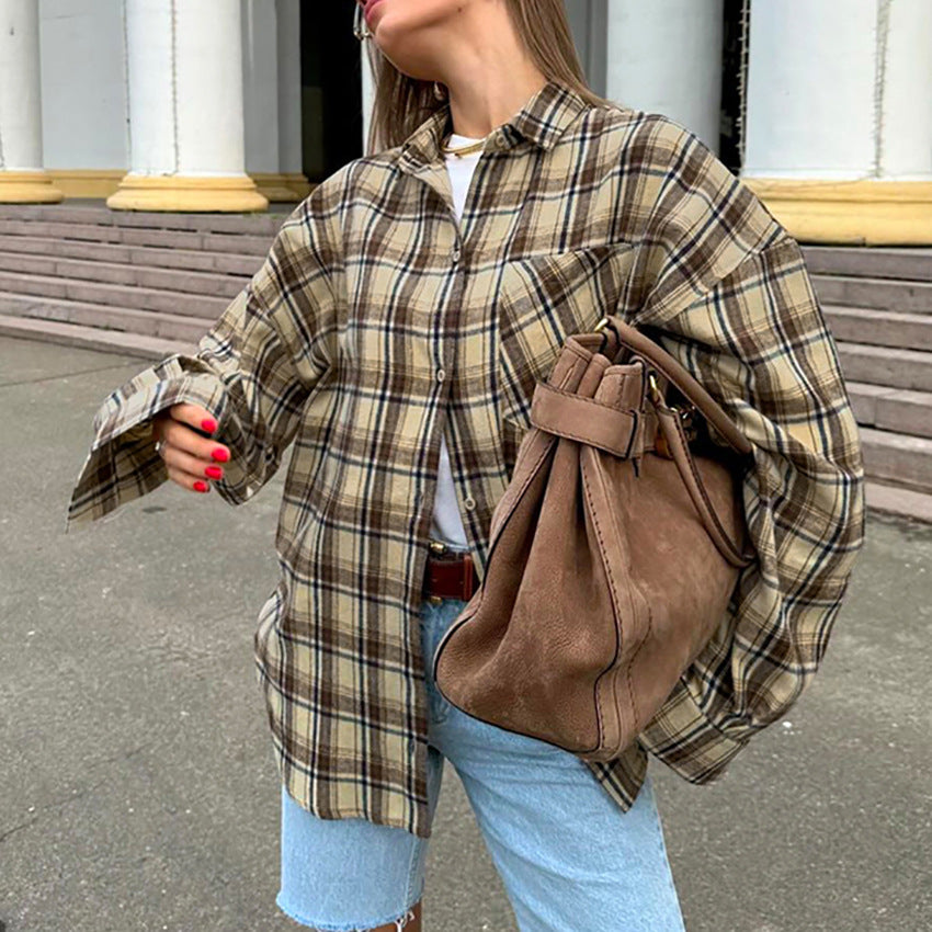 Dameternetternet skjorte i afslappet oversized stil Stilla