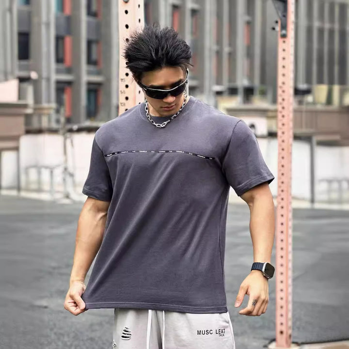 Herrer Mode-T-shirt med moderne skrift og afslappet pasform Stilla