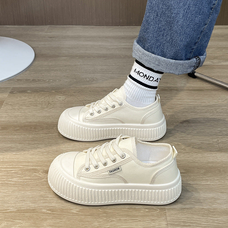 Dame Komfortable Sneakers med tyk skridsikker sål og trendy design Stilla