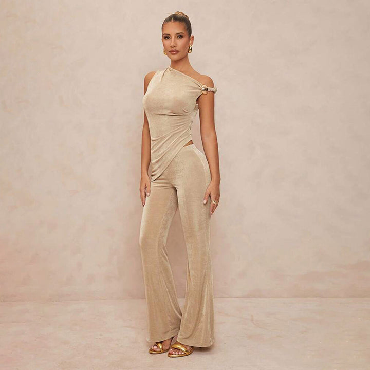 Dame slank skåret jumpsuit med asymmetrisk design og justerbar skulderdetalje Stilla
