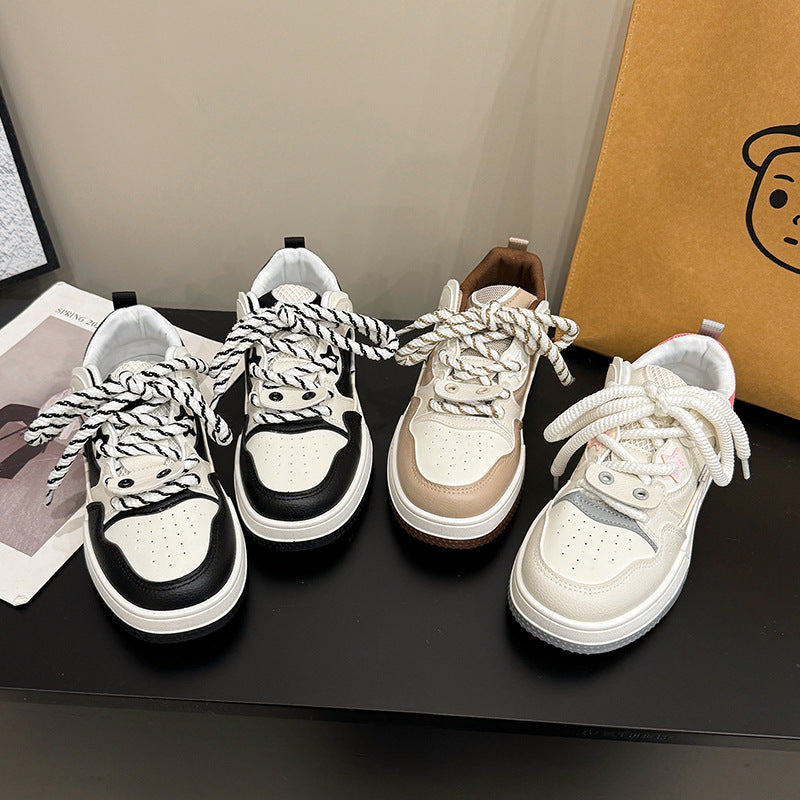 Dame sneakers i urbane stil med innovativ snøret teknologi og åndbar overfladestruktur Stilla