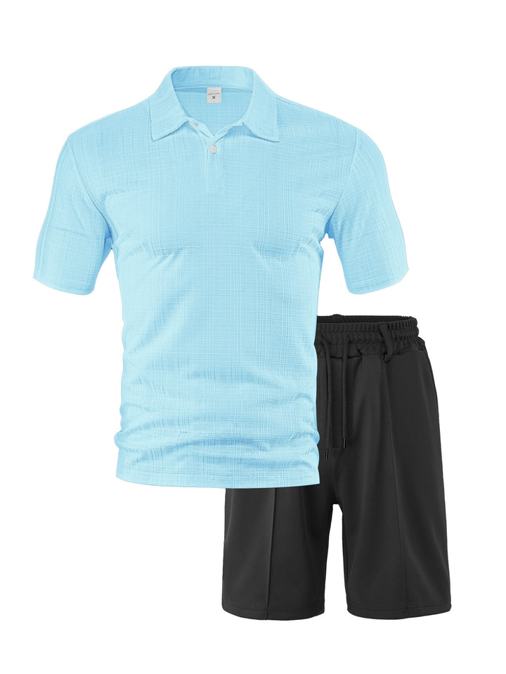 Herrer to-delt sommer-rejse-sæt med tekstureret kortærmet poloshirt og funktionelle mesh-shorts Skovae