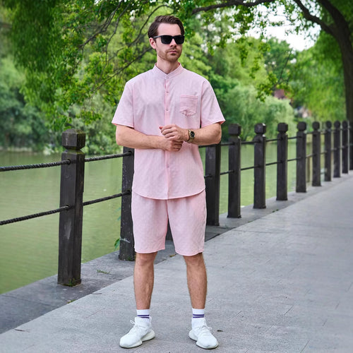 Herrer moderigtigt kortærmet skjorte og shorts-sæt med struktureret stof og elegant stående krave Stilla
