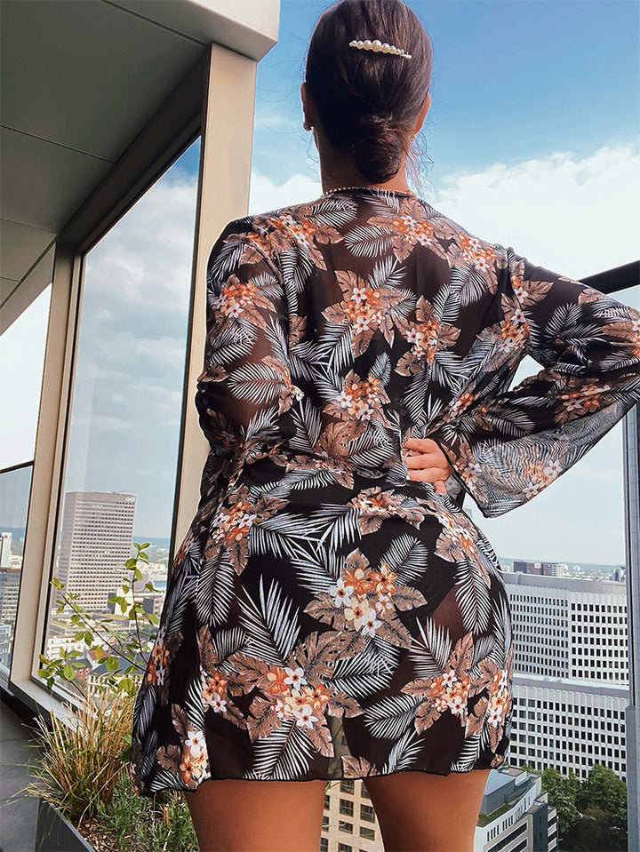 Dame bikini sæt med blomstret højtaljet trusse og matchende kimono Skovae