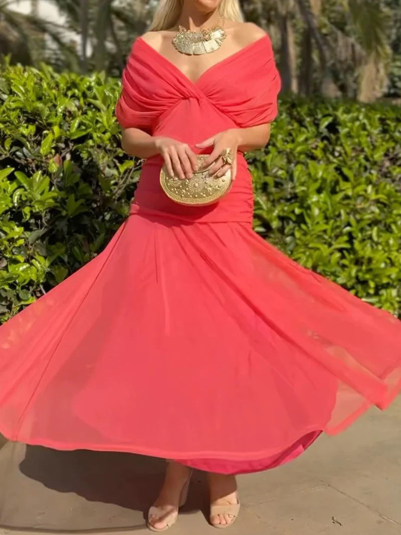 Dame nan elegant gulvlængde aftenkjole med draperet skulderparti og luftig chiffon-nederdel Skovae