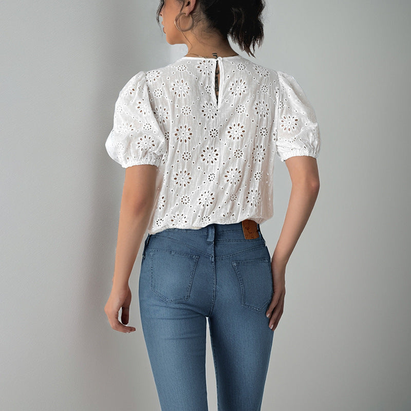 Dame puffærmet blouse med dekorative blomster mønstre og snoretræk Stilla