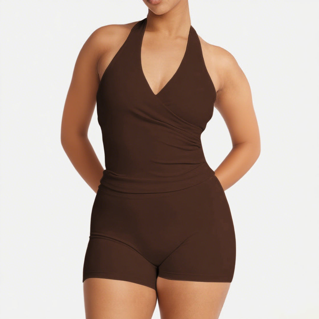 Dame Sporty Jumpsuit med V-wrap design og dyb V-hals Skovae