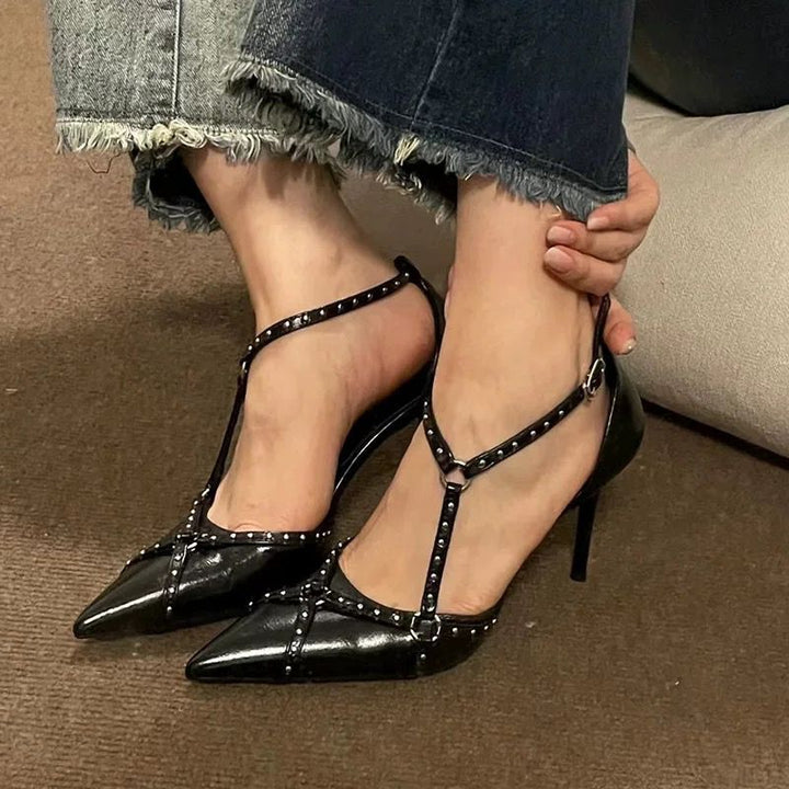 Dame Stiletto-højhælede sko med dekoreret rem-design og elegant snit Stilla