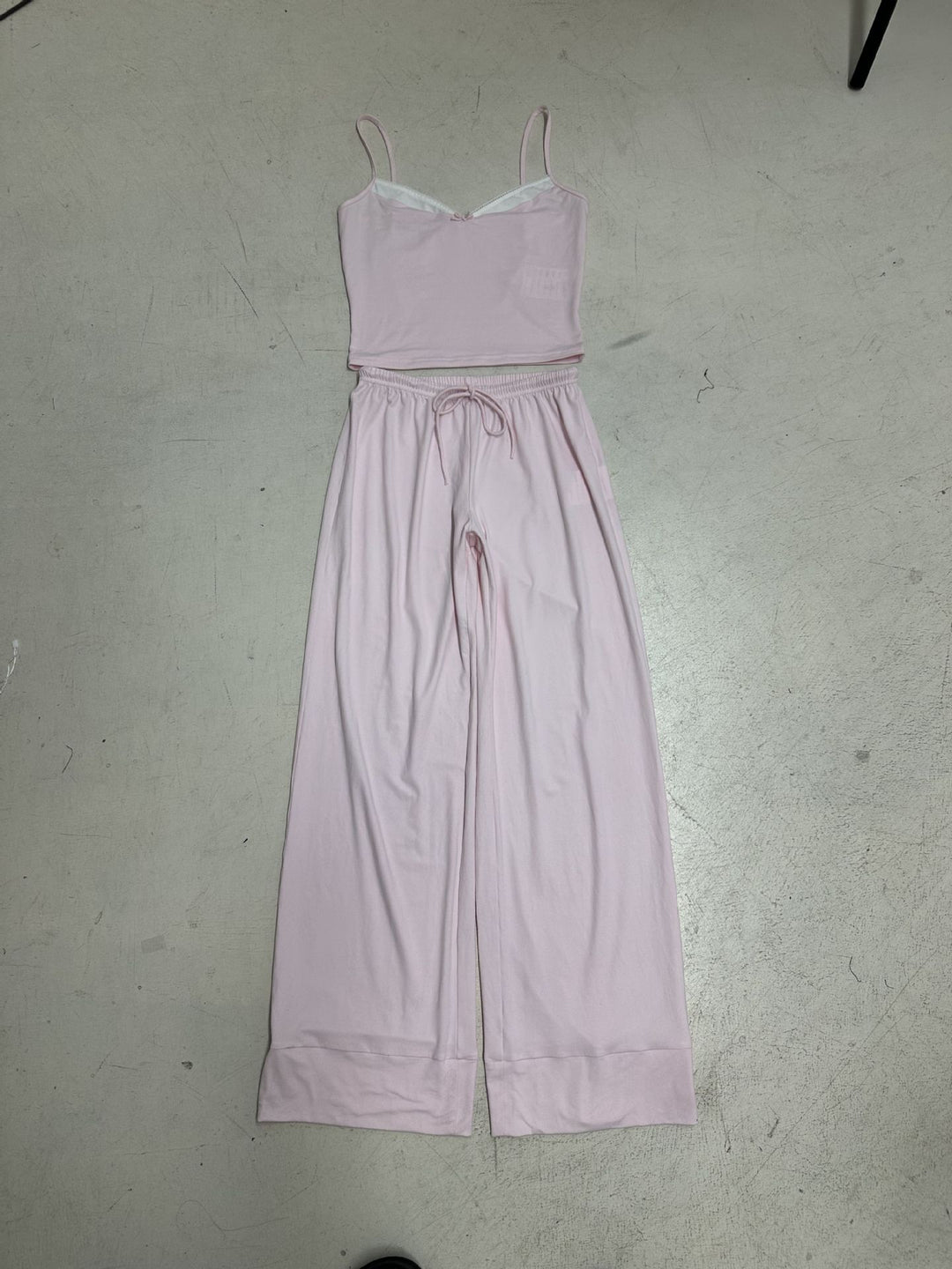 Dame afslappet jumpsuit med vid ben og justerbar talje Skovae