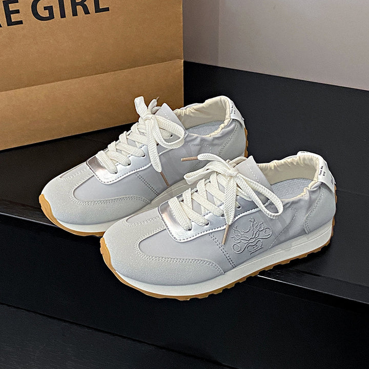 Dame Sneakers med let mesh-overdel og behagelig dæmpningsteknologi Stilla