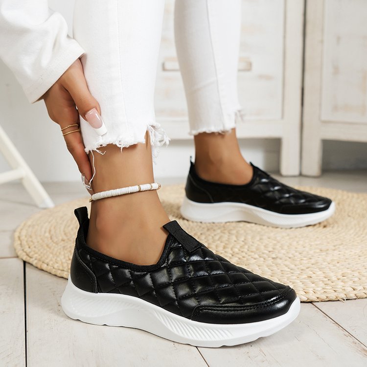 Dame Slip-On Sneakers med moderne quilt design og skridsikker sål Stilla