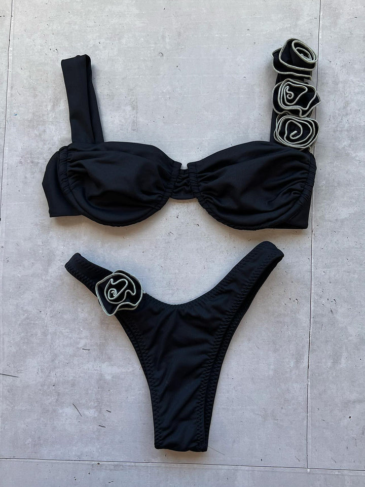 Dame bikini med blomsterapplikationer Skovae