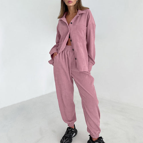Dame Casual og komfortabel fleece-dragt med knapdetaljer og praktiske lommer Stilla