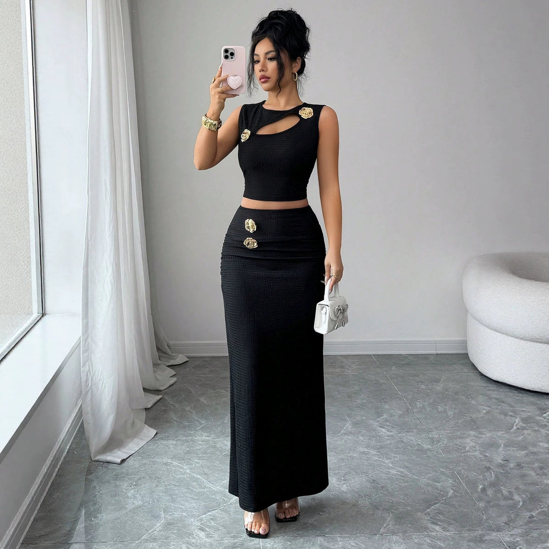 Dame nan to-delt figursyet sæt med asymmetrisk cut-out crop-top og tætsiddende maxipenne nederdel Skovae