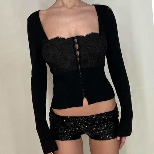 Dame Elegant top med blondedetaljer og knaplukning Stilla