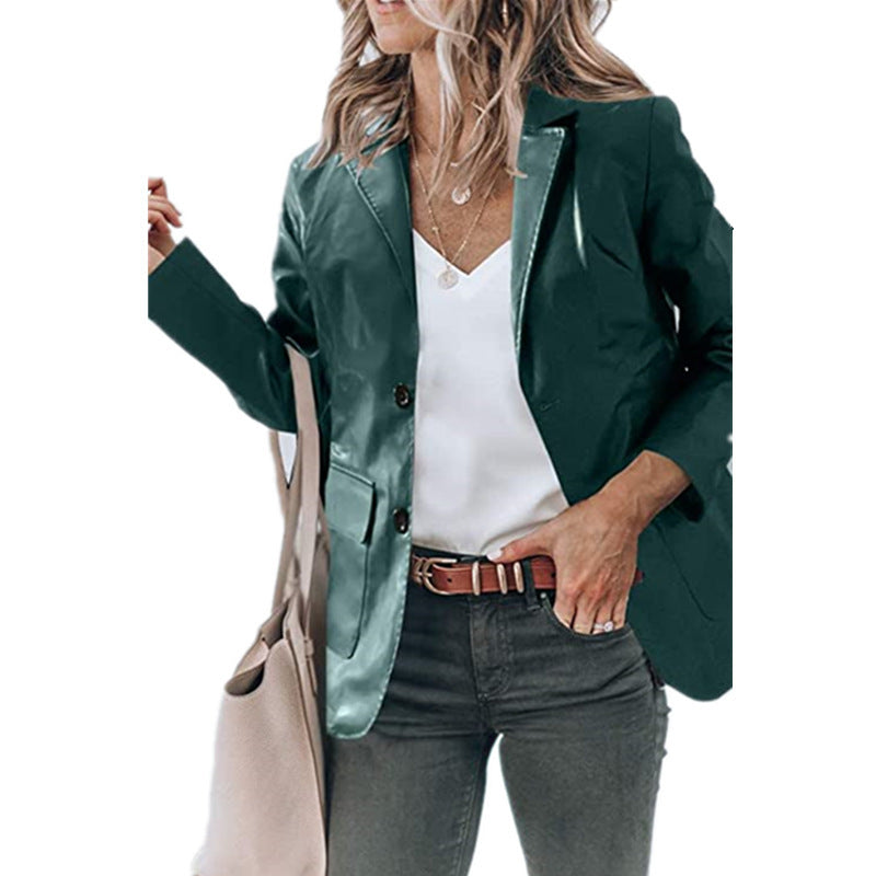 Dame elegant blazer med blank overflade og moderne detaljer Stilla