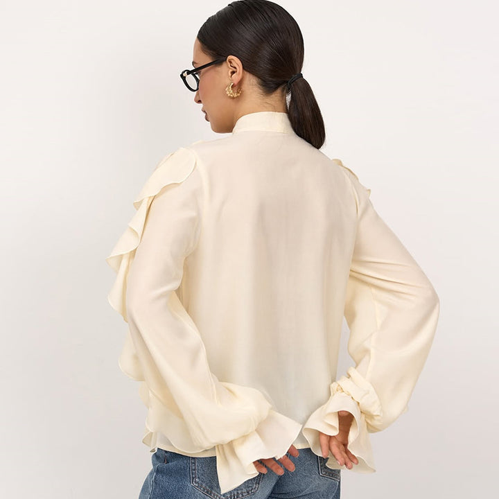 Dame rynket bluse med elegant krave og lange ærmer Stilla