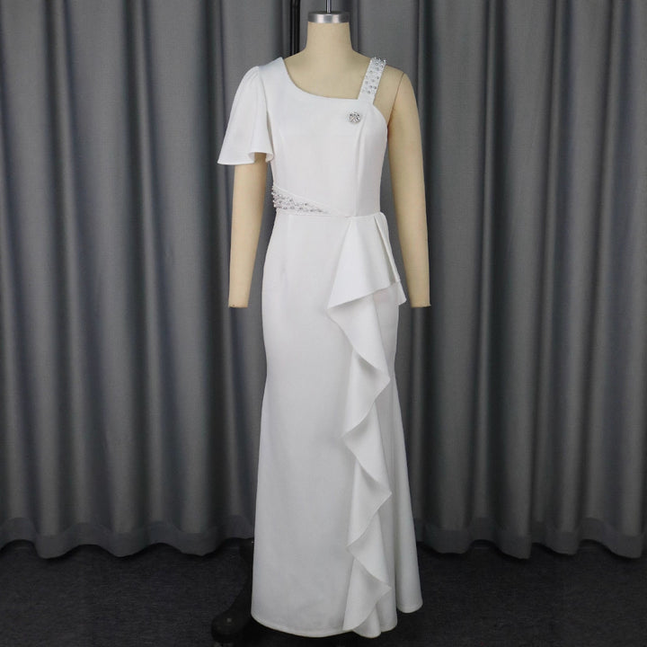 Dame Elegant aftenkjole med asymmetrisk snit og flæser Skovae