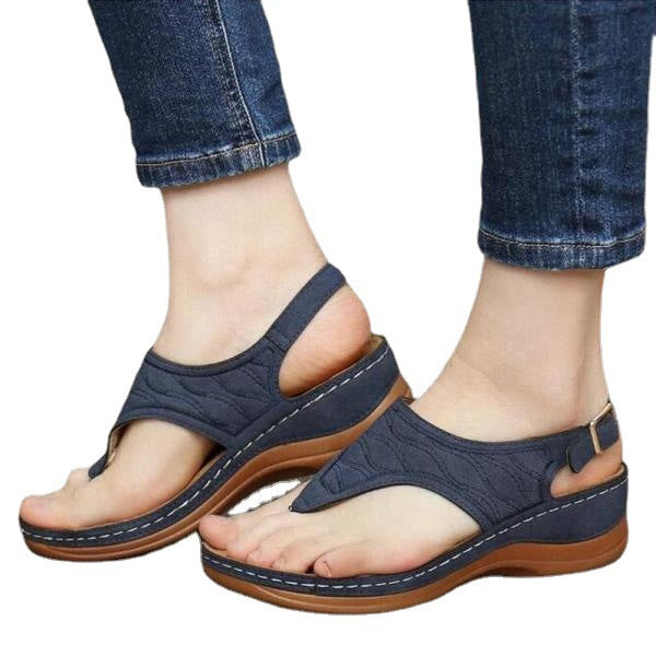 Dame nan Tåring-sandal med viskoelastisk komfortfodseng, justerbar hælrem og håndsyet kantdetalje Skovae