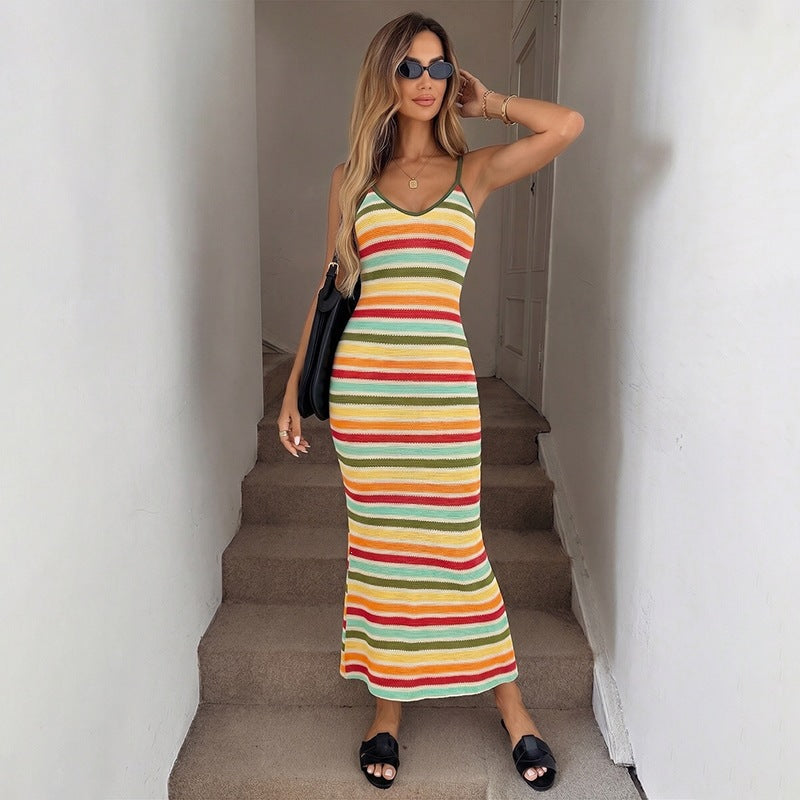 Damen Strick-Kleid im lässigen Streifenmuster mit schmalen Spaghetti-Trägern Skovae