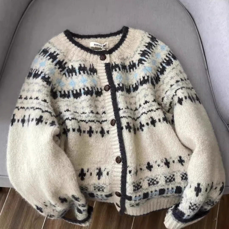 Kvinders cardigan med traditionelt norsk mønster og knapper af høj kvalitet Stilla