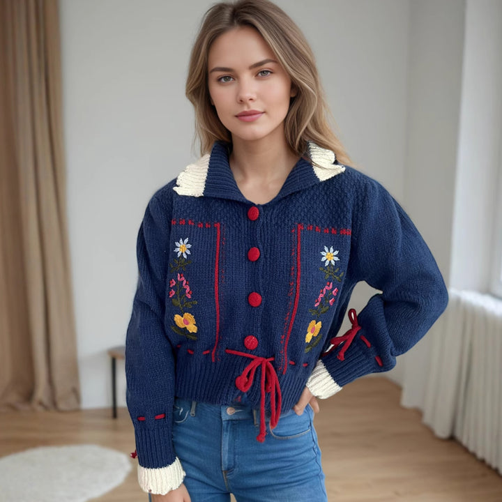 Kvinde cardigan med blomst broderi og moderne snorelukning Stilla