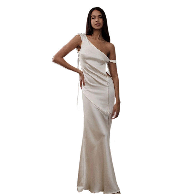 Dame Strapless Satin Maxi Kjole med Sideslids og Sofistikeret Snit Stilla