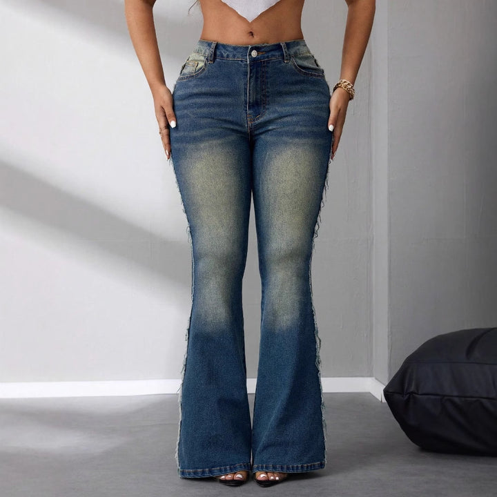 Damernes Bootcut Jeans med Høj Talje lavet af Letvægts Denim og Raflede Detaljer Stilla
