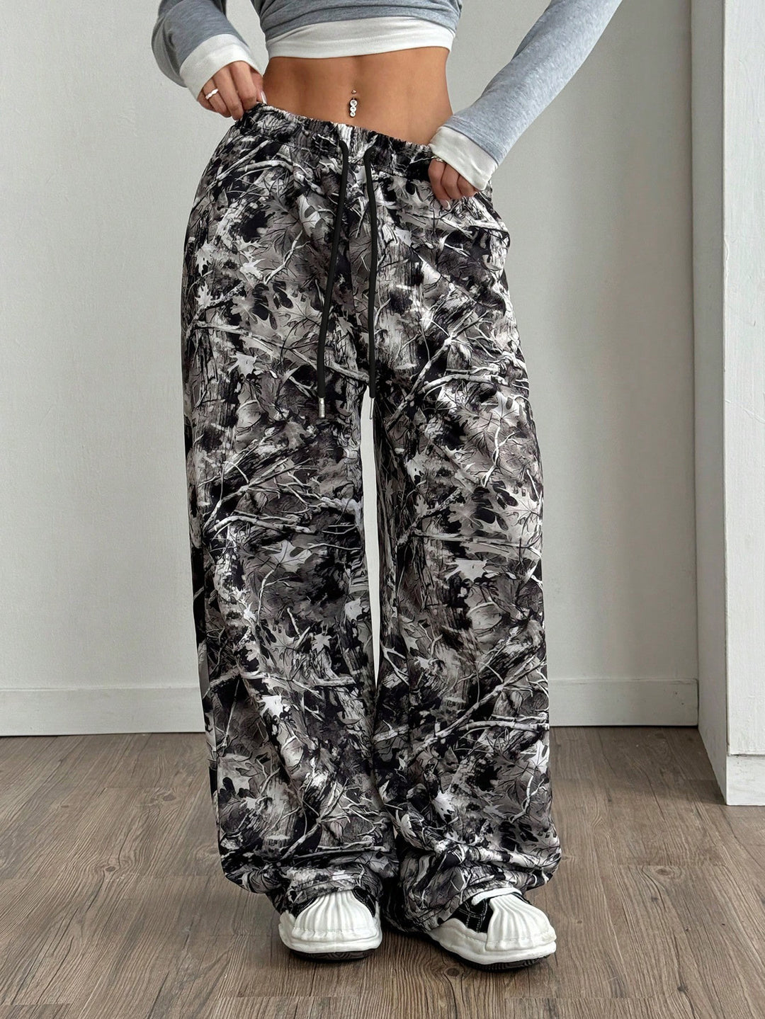 Damer Behagelige fritidshose med blomsterdesign og elastisk talje Stilla